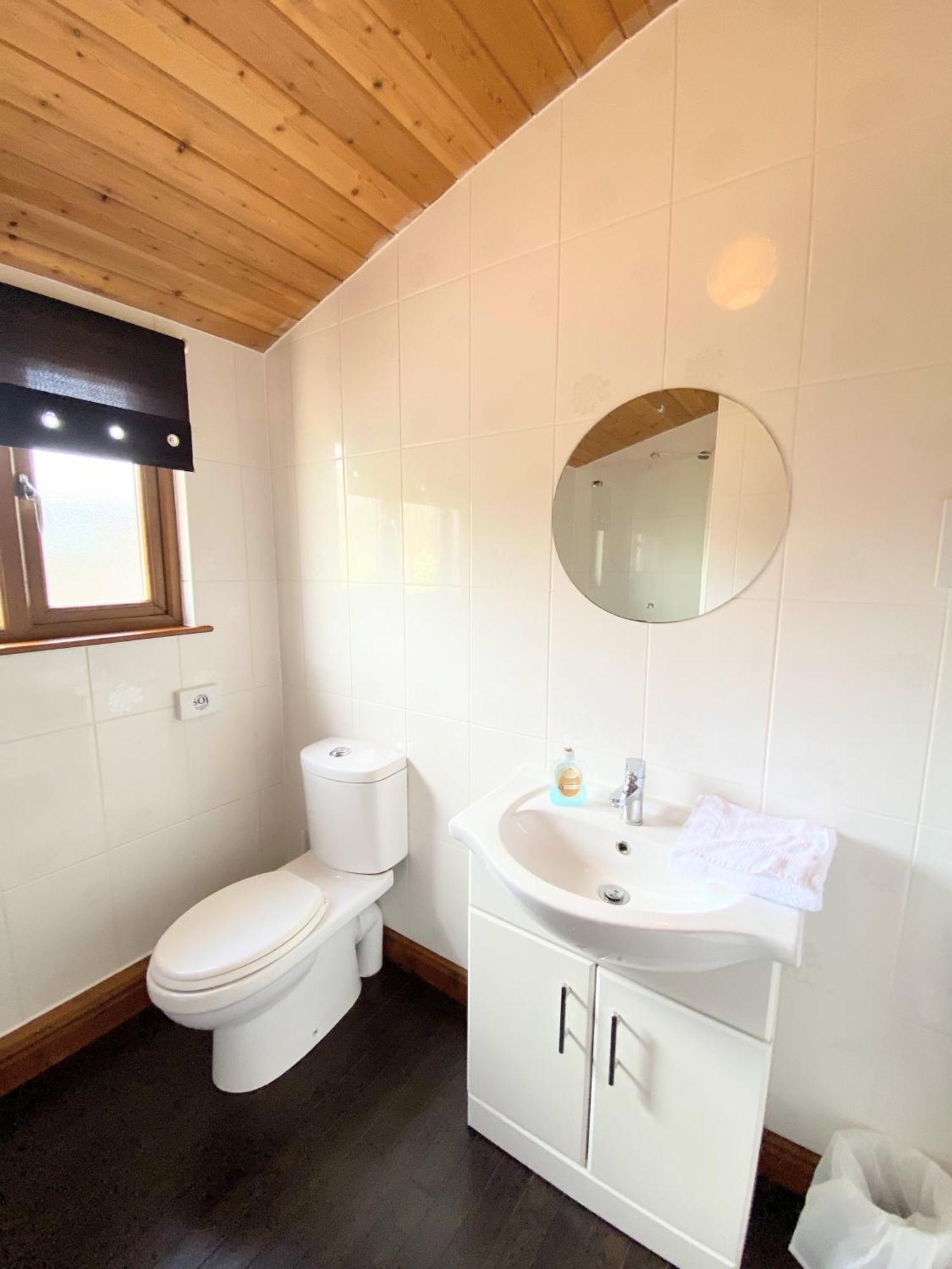 Torridon 12 With Private Hot Tub - Fife - Loch Leven - Lomond Hills Villa Kelty Ngoại thất bức ảnh