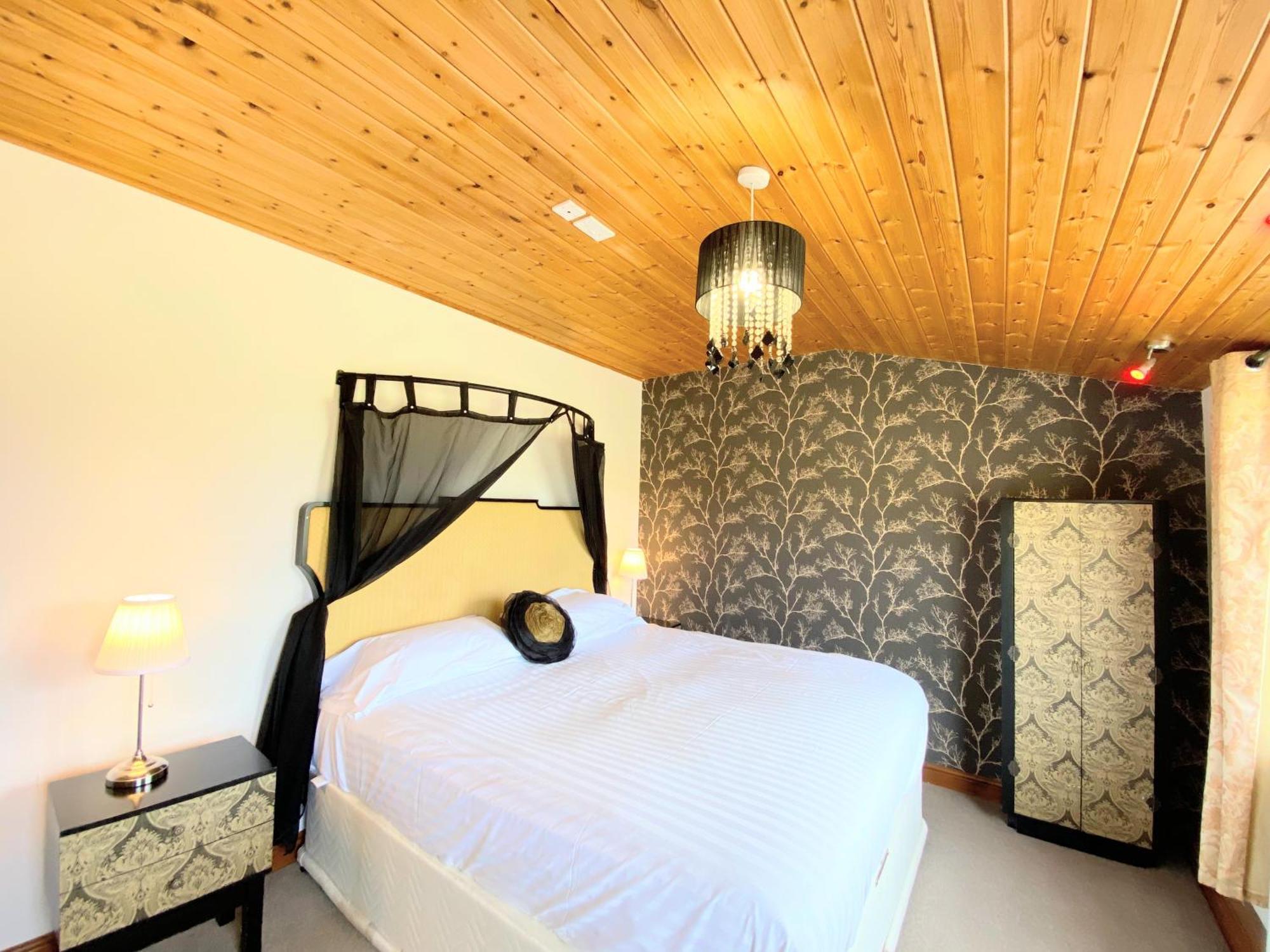 Torridon 12 With Private Hot Tub - Fife - Loch Leven - Lomond Hills Villa Kelty Ngoại thất bức ảnh