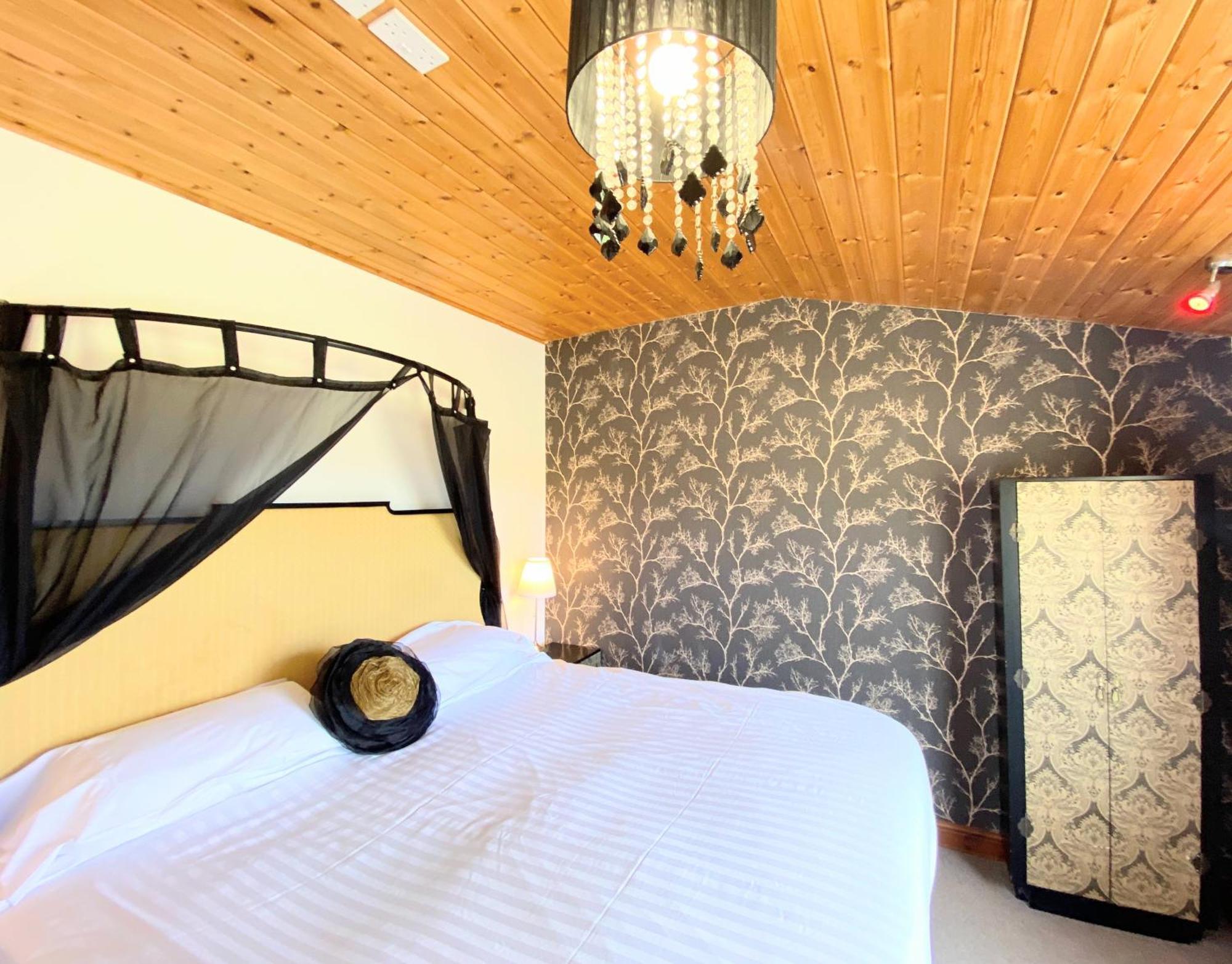 Torridon 12 With Private Hot Tub - Fife - Loch Leven - Lomond Hills Villa Kelty Ngoại thất bức ảnh