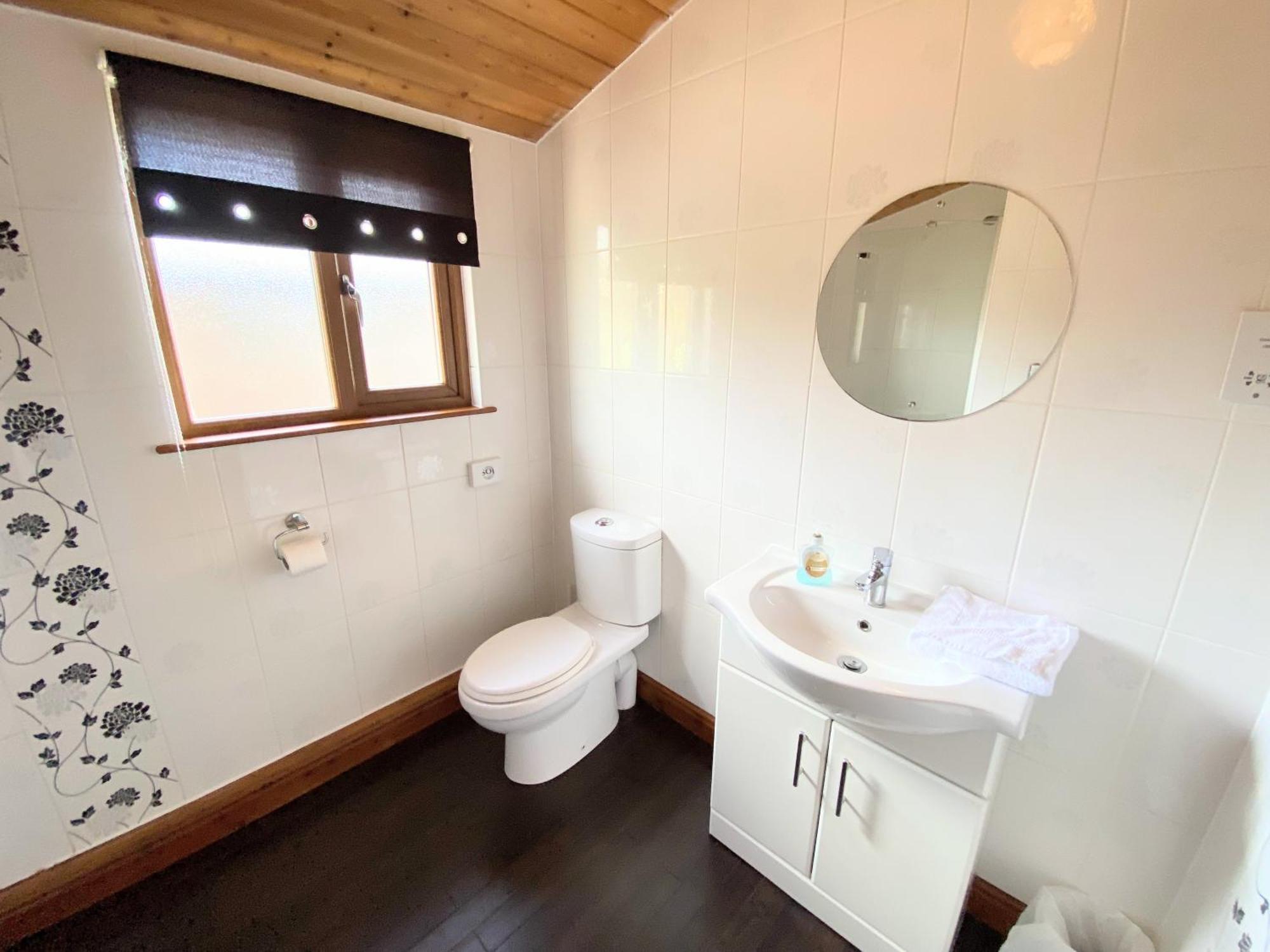 Torridon 12 With Private Hot Tub - Fife - Loch Leven - Lomond Hills Villa Kelty Ngoại thất bức ảnh
