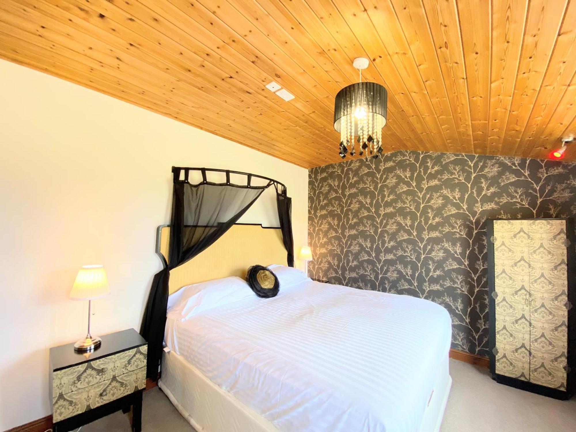 Torridon 12 With Private Hot Tub - Fife - Loch Leven - Lomond Hills Villa Kelty Ngoại thất bức ảnh